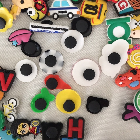 20 Random Jibbitz/Choose 10 - Picture 3 of 3